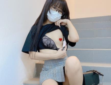 越南高质量coser@KuukoW onlyfans诱惑作品合集[510P+74V/1.14G]-集乐社