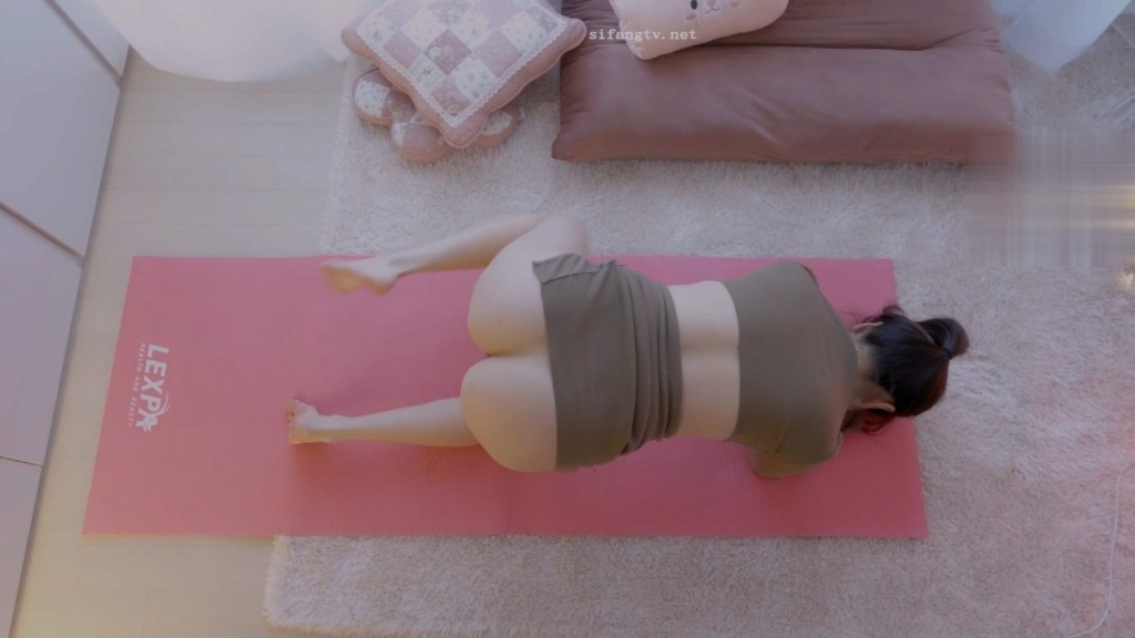 【精品福利】推特健身美女jena私房约拍付费3月福利-集乐社