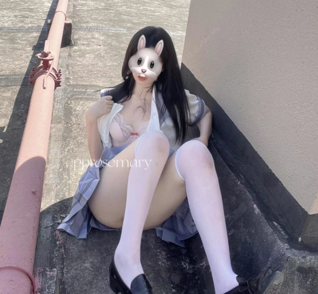 推特清纯福利姬pprosemary【109P/5V/105M】-集乐社