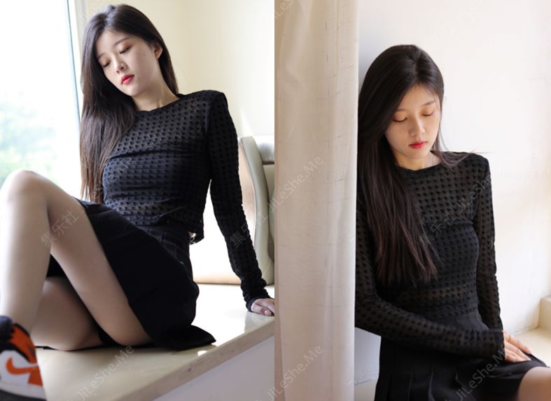 清纯漂亮慕丝女郎【圆圆】大胆私拍~透明丝袜顶着大姨妈~对话是亮点~行业内幕摄影师还要原味4K画质-集乐社