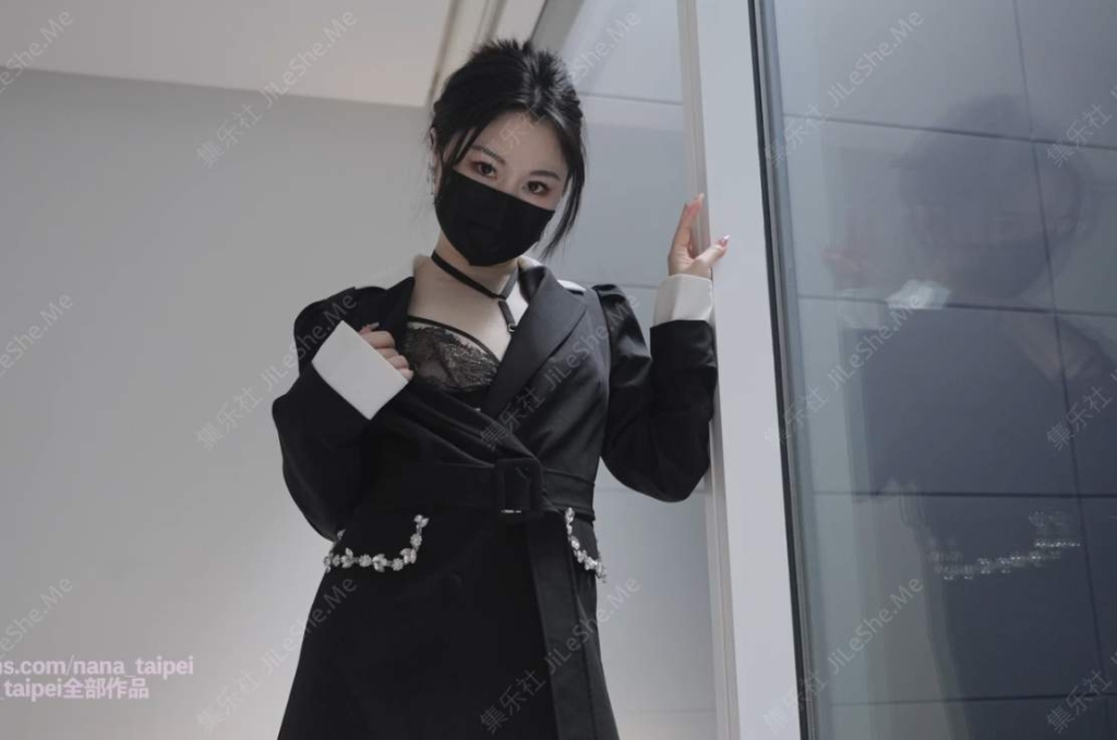 极品白虎神鲍尤物 娜娜nana_taipei6月OnlyFans新作-房屋经世纪人的情趣内衣 原版1080P-集乐社