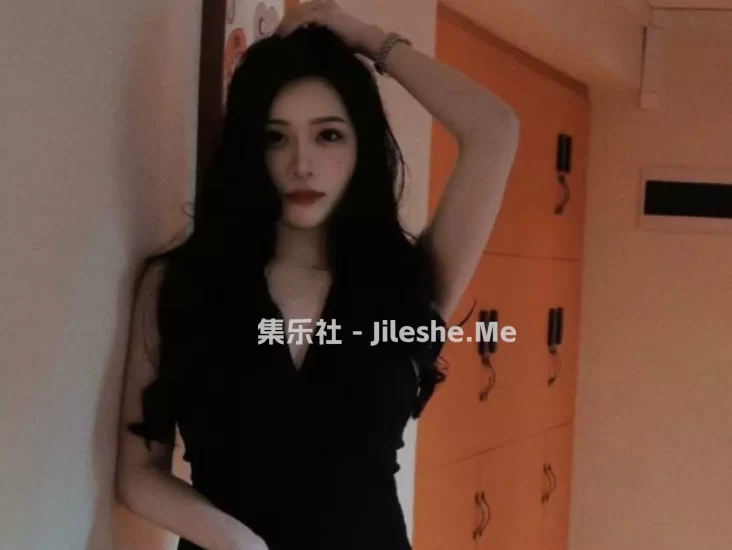 【极品反差婊】狂艹自己女友的闺蜜，超高颜值，极品反差婊子，无套狂艹，后入翻逼肉，超棒[107mb]-集乐社