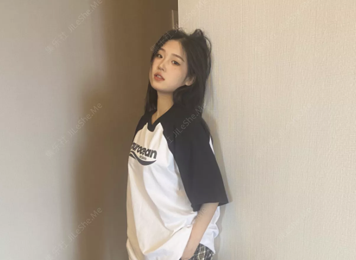 图片[1]-♏极品嫩B♏内在超美的纹身小太妹 私拍大合集 身材可口-集乐社