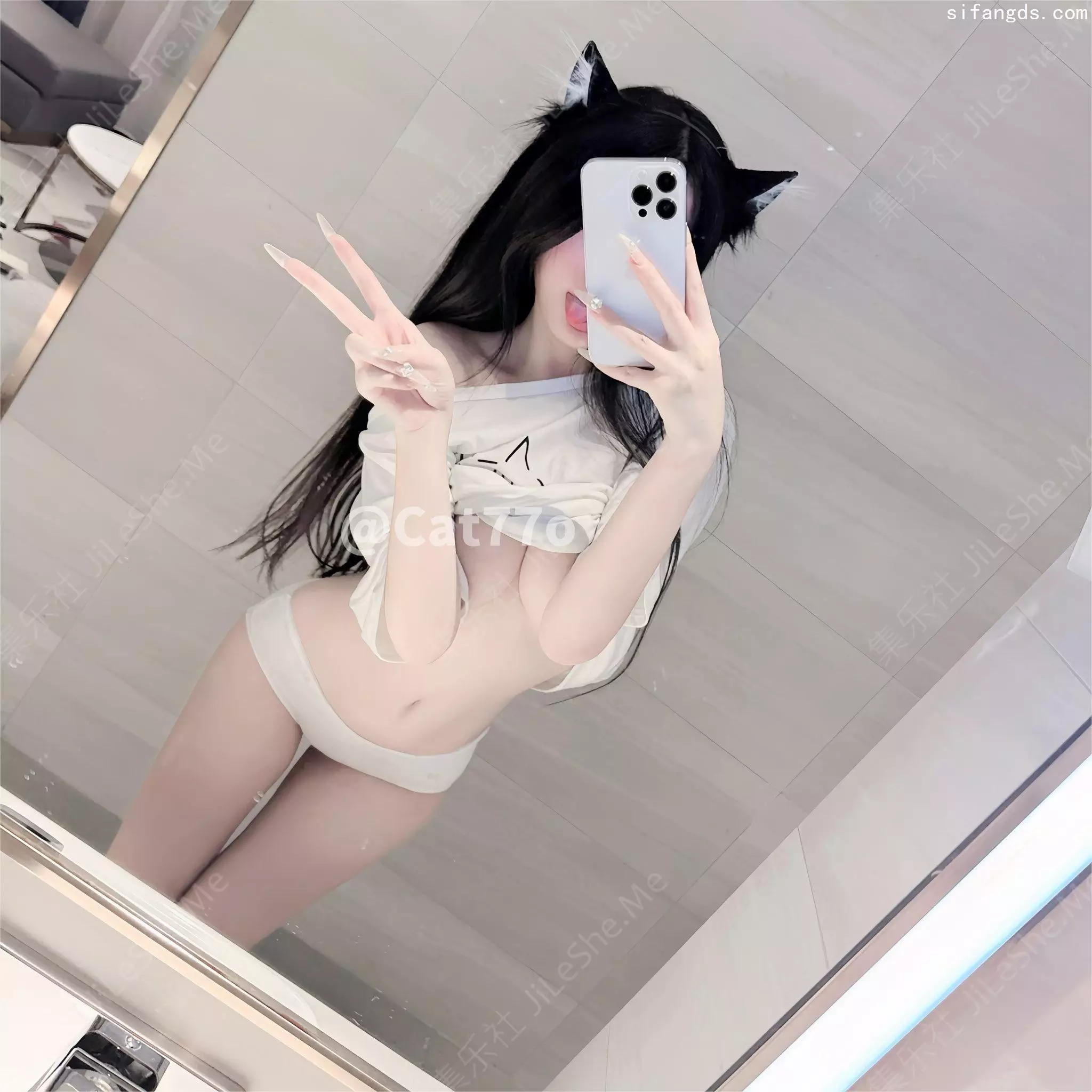 图片[1]-【推特 Cat77o】极品福利姬 完美身材 白虎巨乳 门口紫薇 福利【946MB】-集乐社