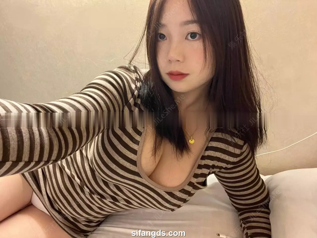 图片[1]-【重磅】推特极品萌妹【保重千千万】门槛福利 大尺度【232P+107v/539MB】-集乐社